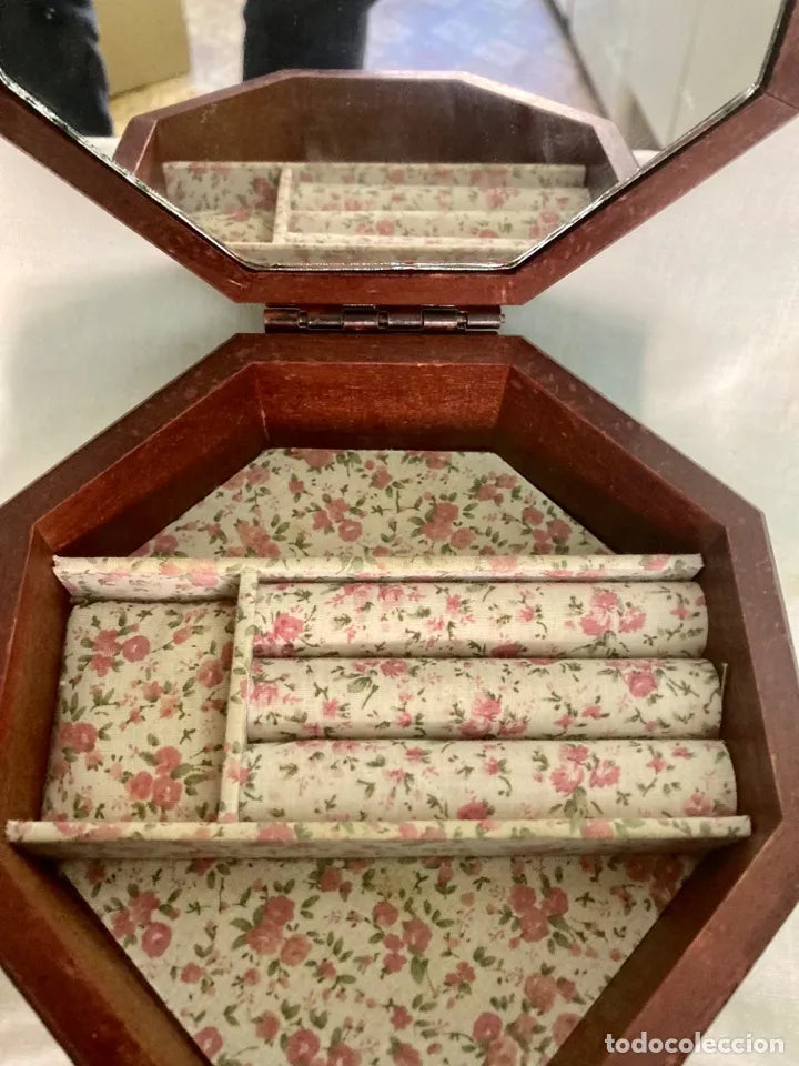 OCTAGON WOODEN JEWELLERY BOX 15 x 15 x 7 cm
